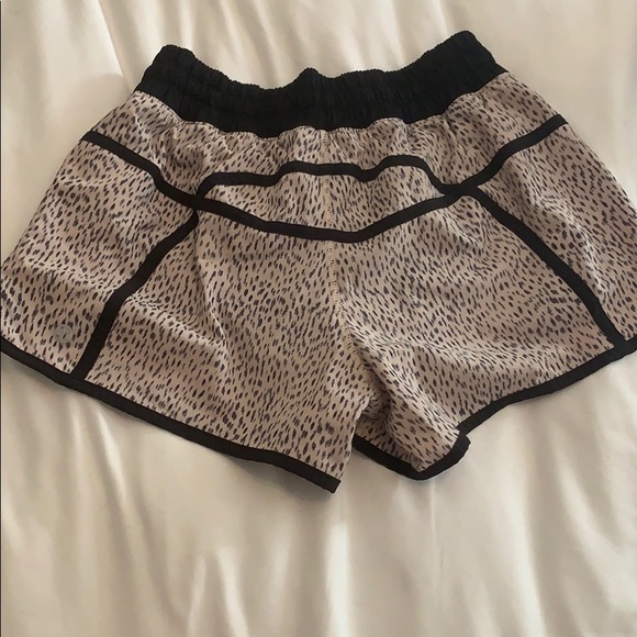 Lululemon shorts - Picture 3 of 6